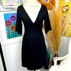 INC International Concepts  Knit Mid/Mini Dress Short Sleeve Sz. S V-neck Black